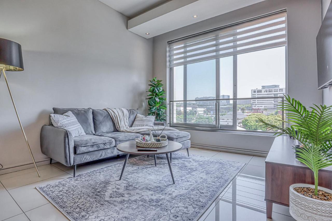 B&B Johannesburgo - Luxurious One Bedroom Apartment In Sandton - Bed and Breakfast Johannesburgo