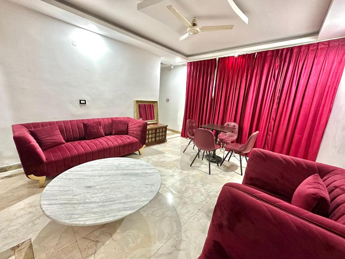 B&B Gurgaon - Private floor with hall and 5 rooms for parties - Bed and Breakfast Gurgaon