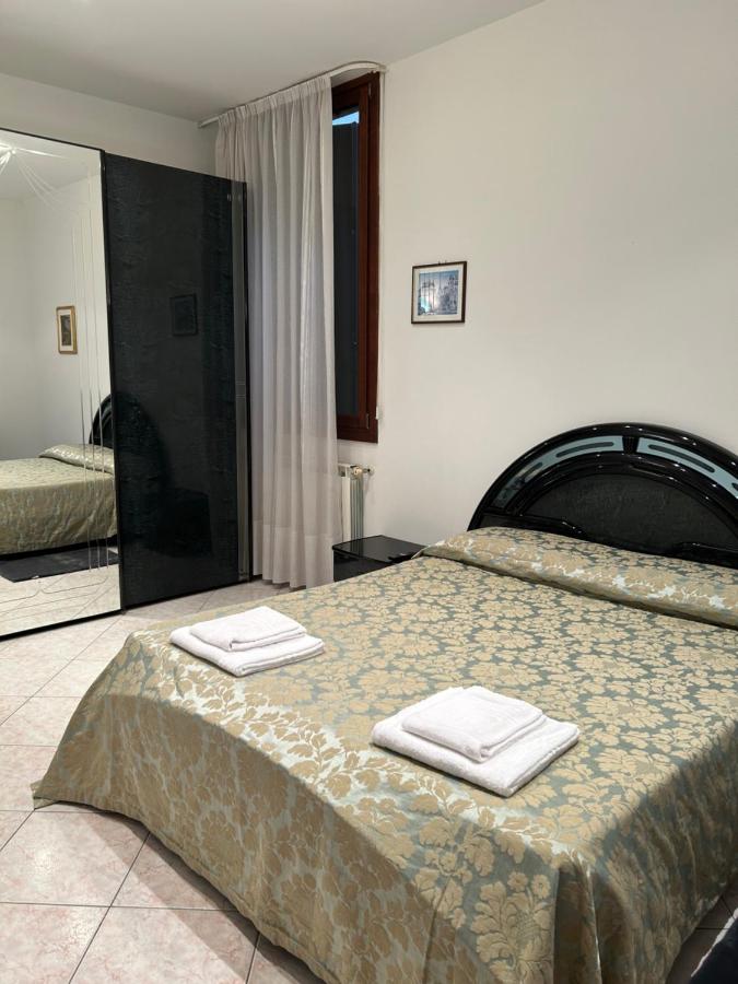 Standard Double Room with Shared Bathroom