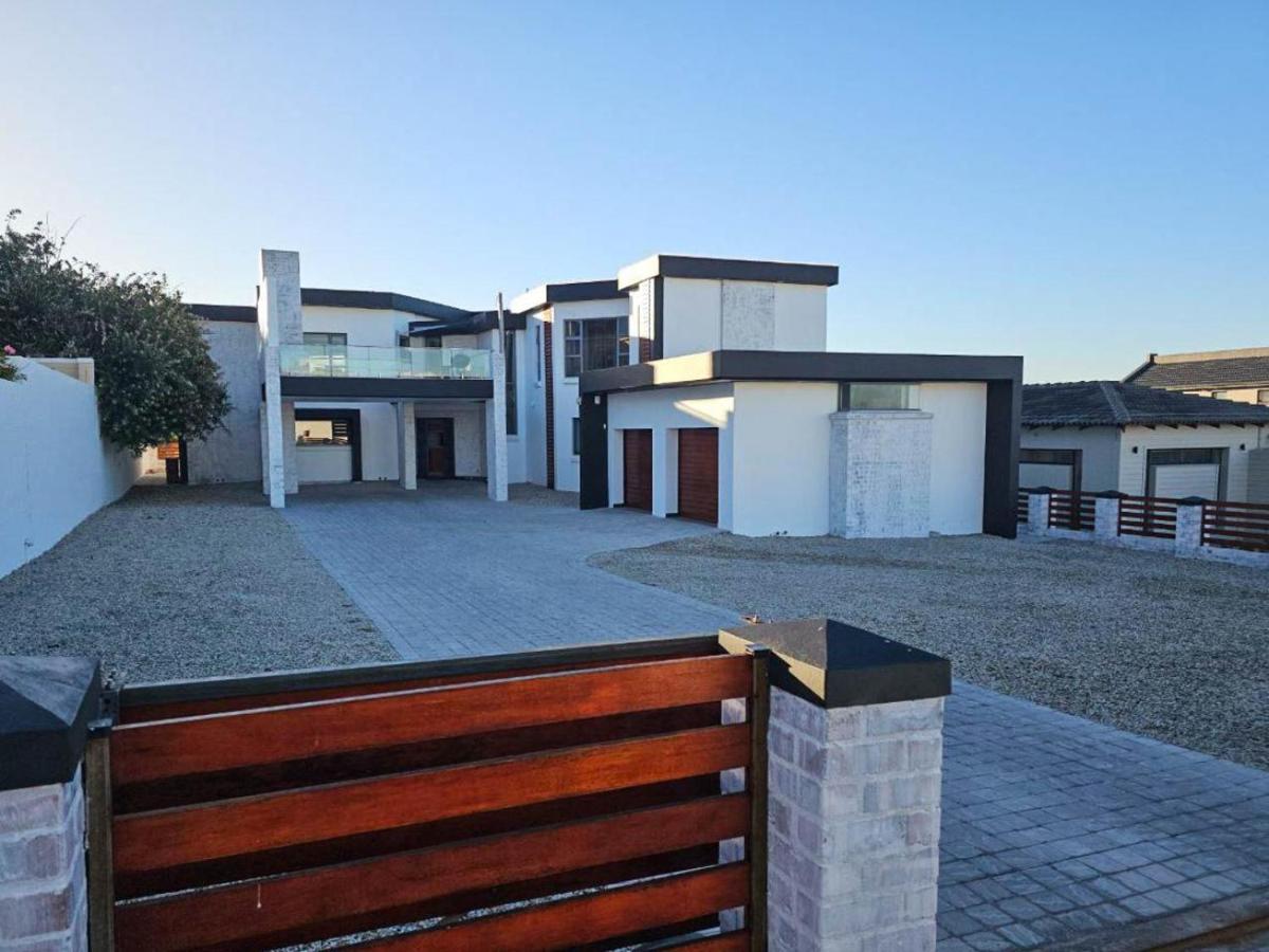 Yzerfontein Beach Accommodation - B&B