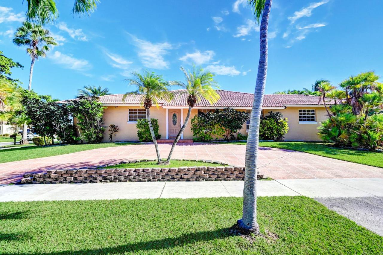 Minutes To Beach & Casino Spacious 5BR Heated Pool - B&B