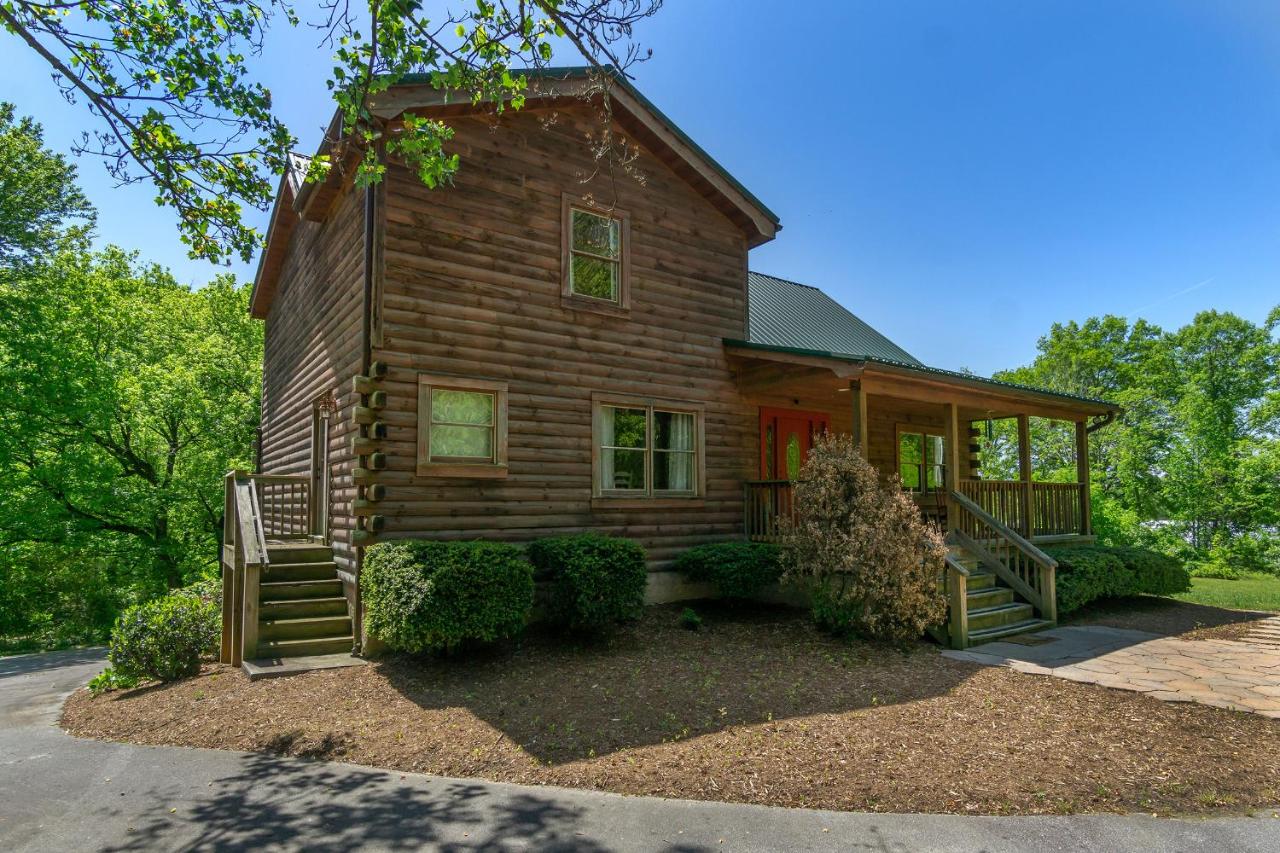 Cane Creek Cabin Game Room, Pet Friendly & 25 min. to Downtown Asheville! - B&B