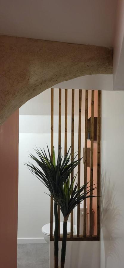 Entre Uzès et le Pont du Gard La Cachette Romantique - Ferienwohnung