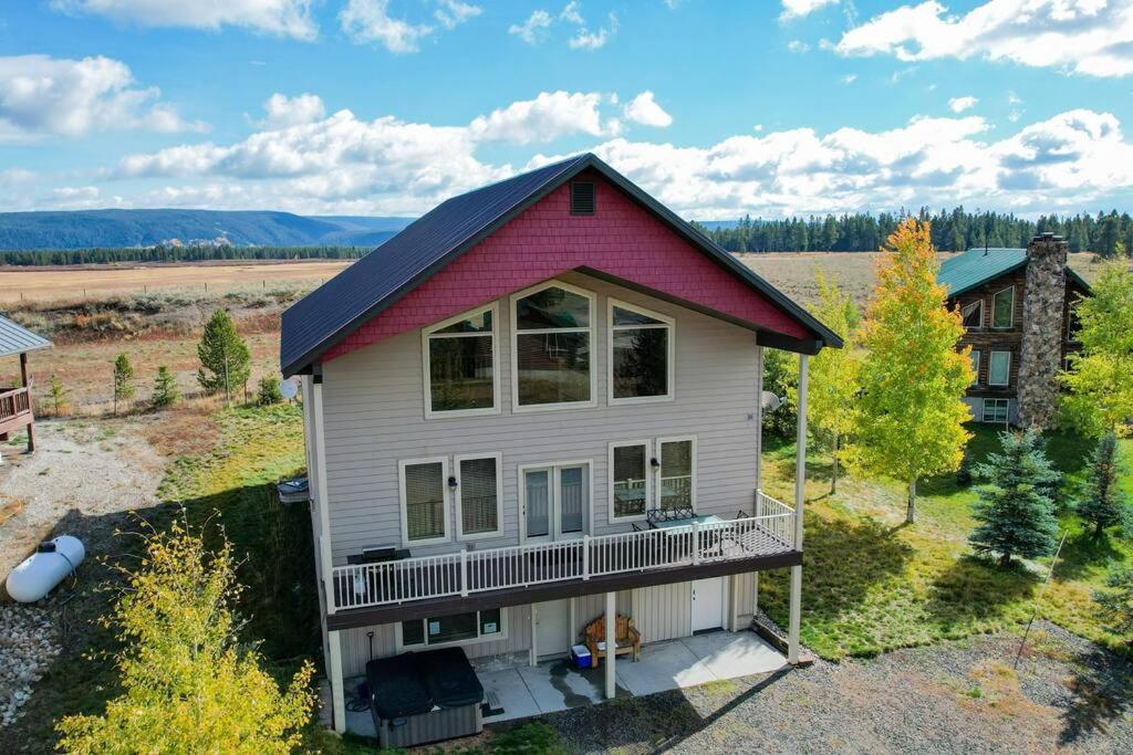 Elk Ridge Retreat - Hot Tub - Bed and Breakfast