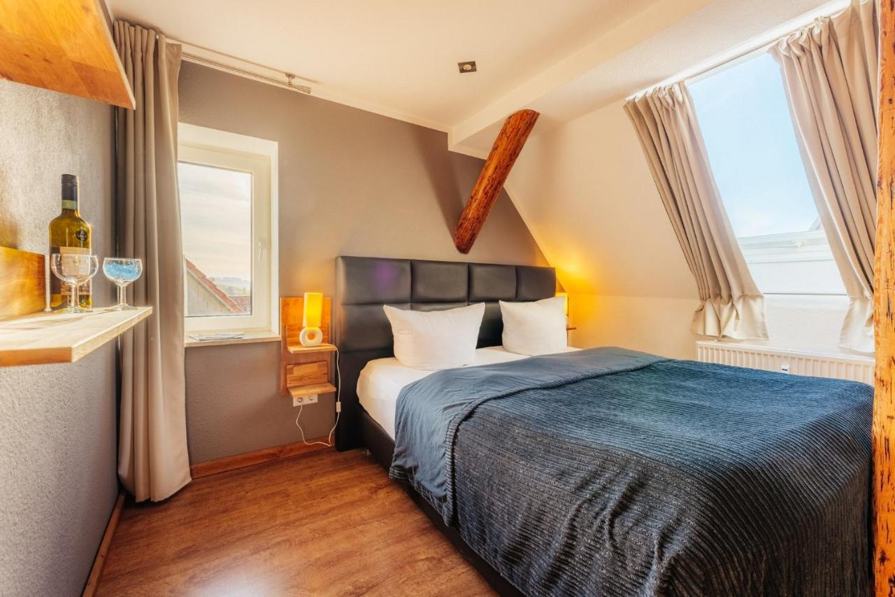 Apartment with Mountain View