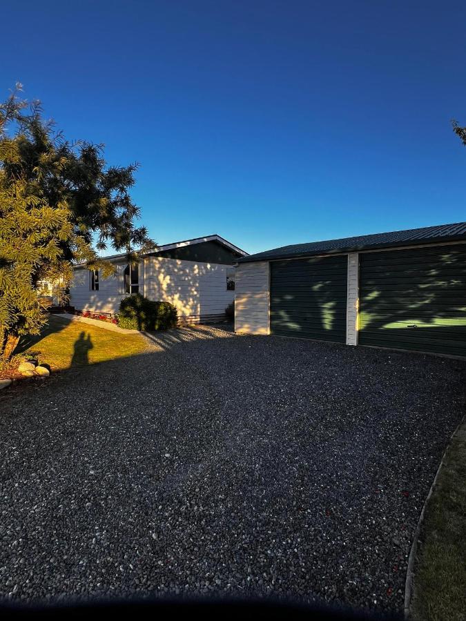 B&B Te Anau - McGregor Court Manor - Bed and Breakfast Te Anau