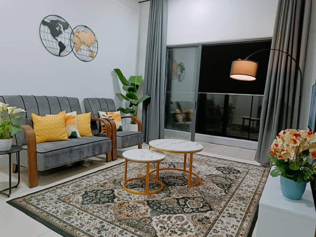 CASA CHINTA @ ICON RESIDENCE WITH POOL - B&B