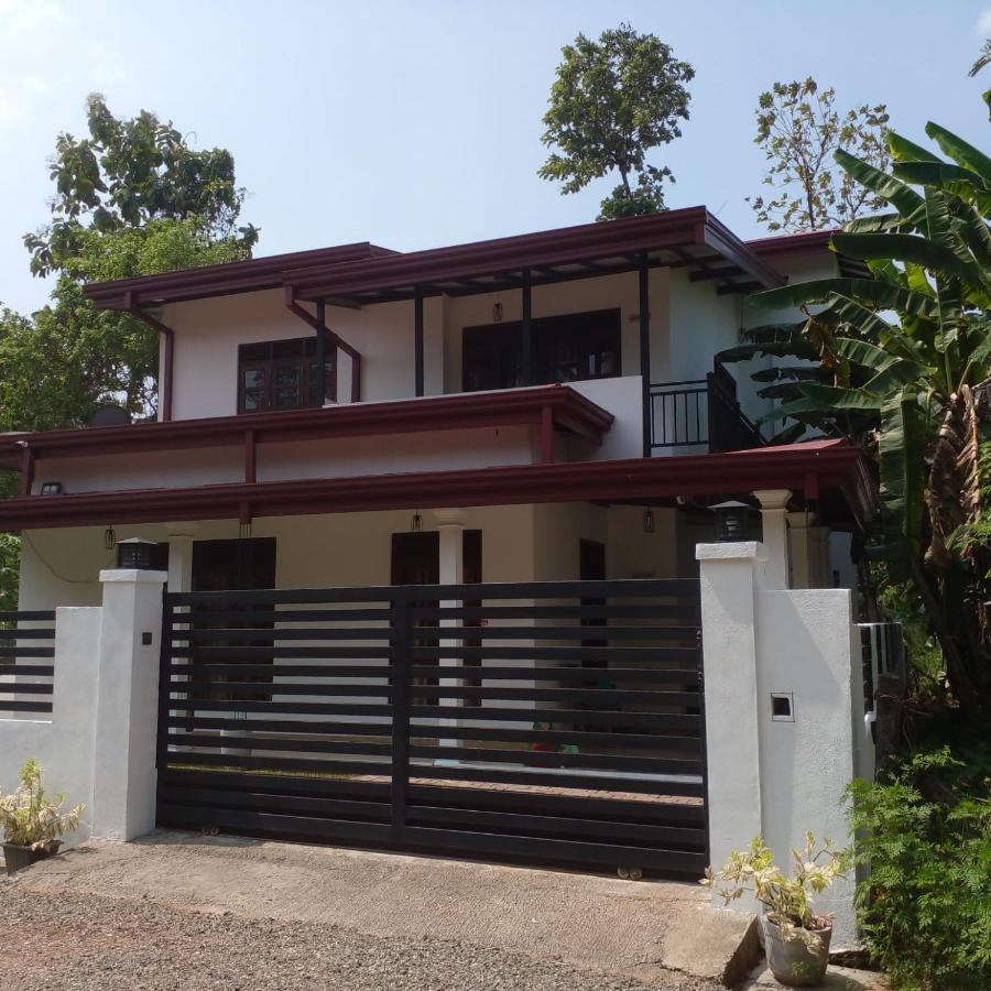 Villa in Yakkala, Gampaha - Bed and Breakfast