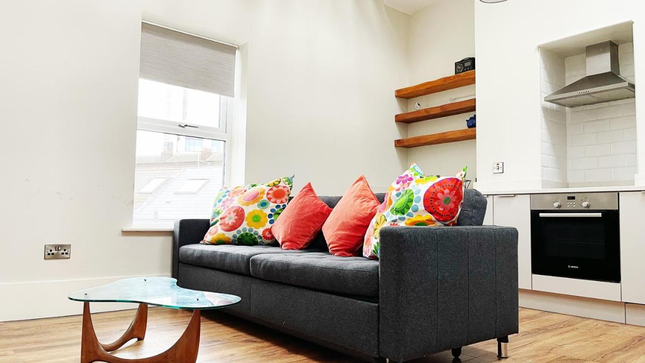 B&B Dublin - Stylish High Ceiling Home in South City Center - Bed and Breakfast Dublin