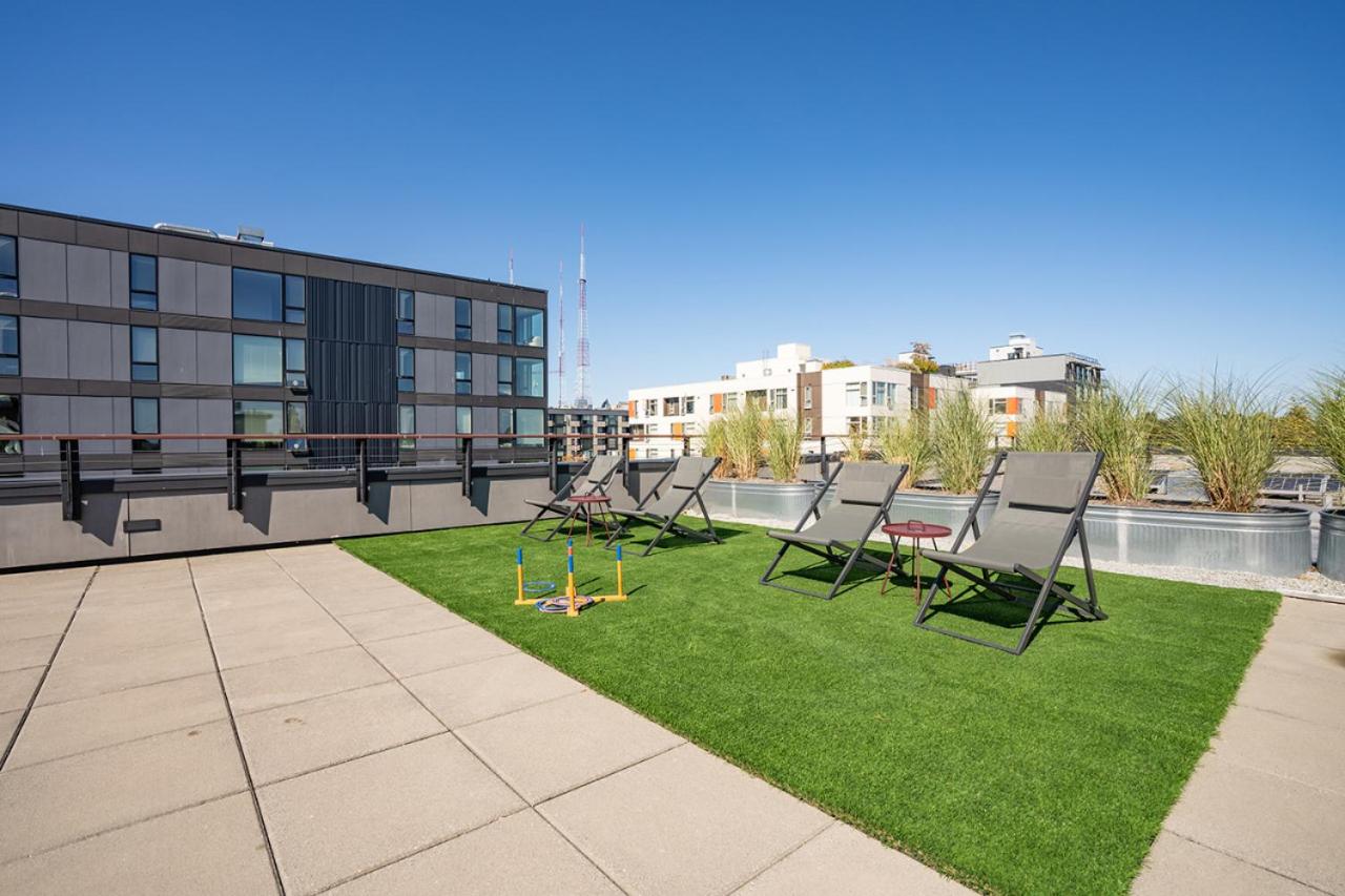 Seattle Modern and Stylish Penthouse Apartment (Wifi, Pet Friendly, Rooftop) - Bed and Breakfast