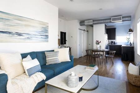 The Finley Loft - Quite Located in the Nations! - B&B
