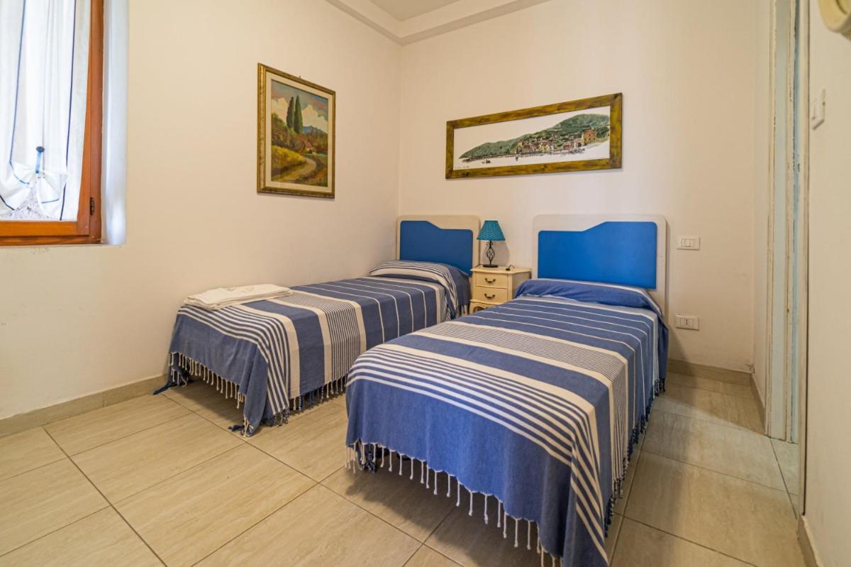 Quadruple Room with Private Bathroom