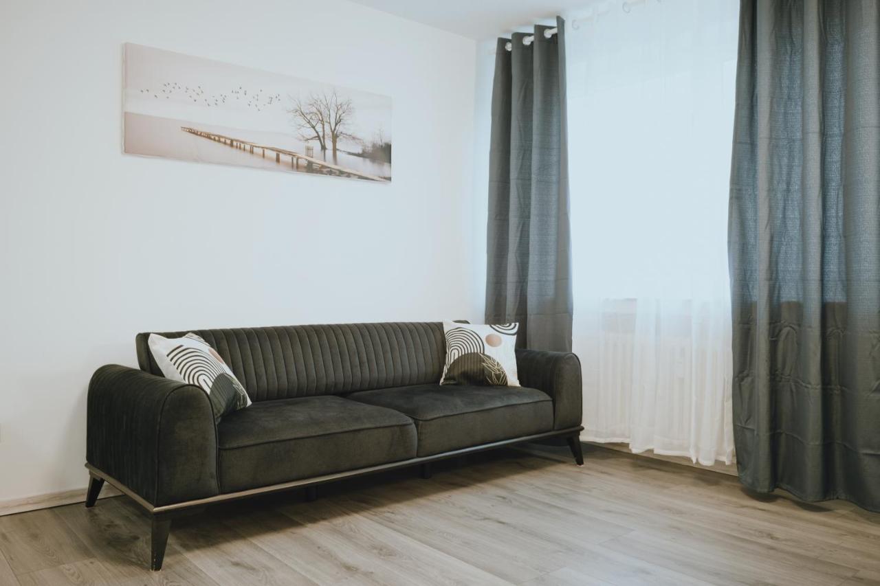 Balkon-Apartment in Krefeld: Komfort & Stil nahe Düsseldorf - B&B