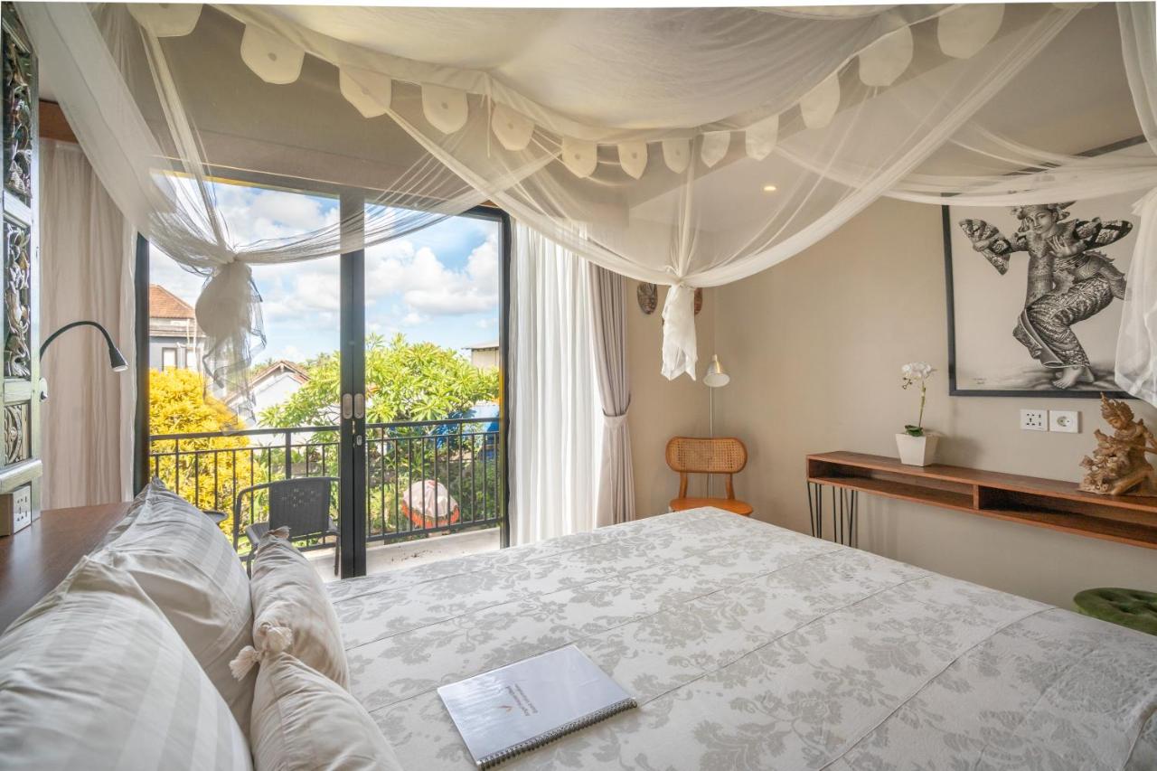 Queen Room with Pool View