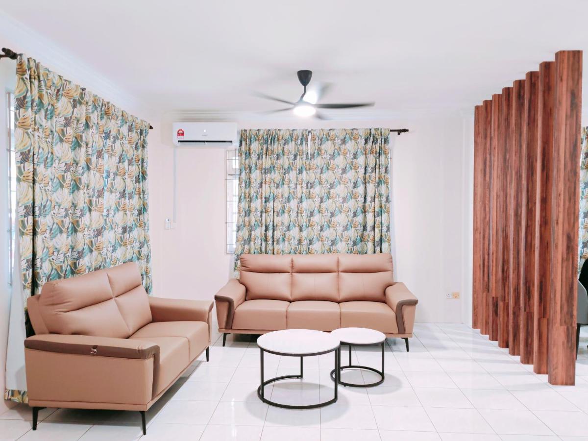 Spacious Big House Sleep 14 Ppl Near Airport - B&B Kuching