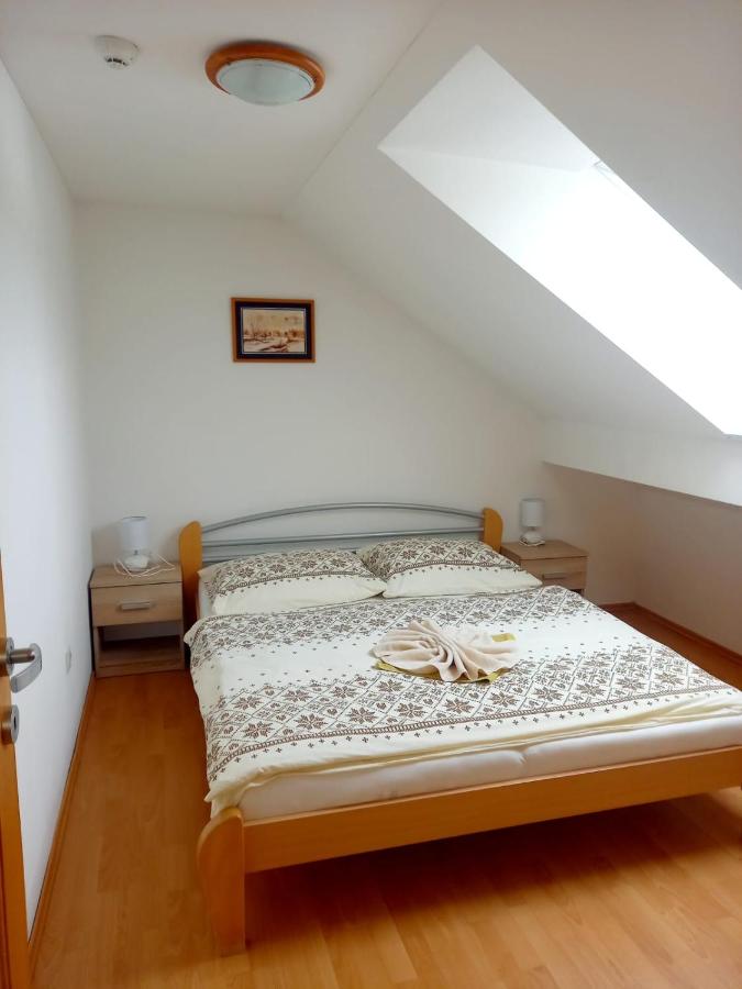 Apartment mit 2 Schlafzimmern und Balkon