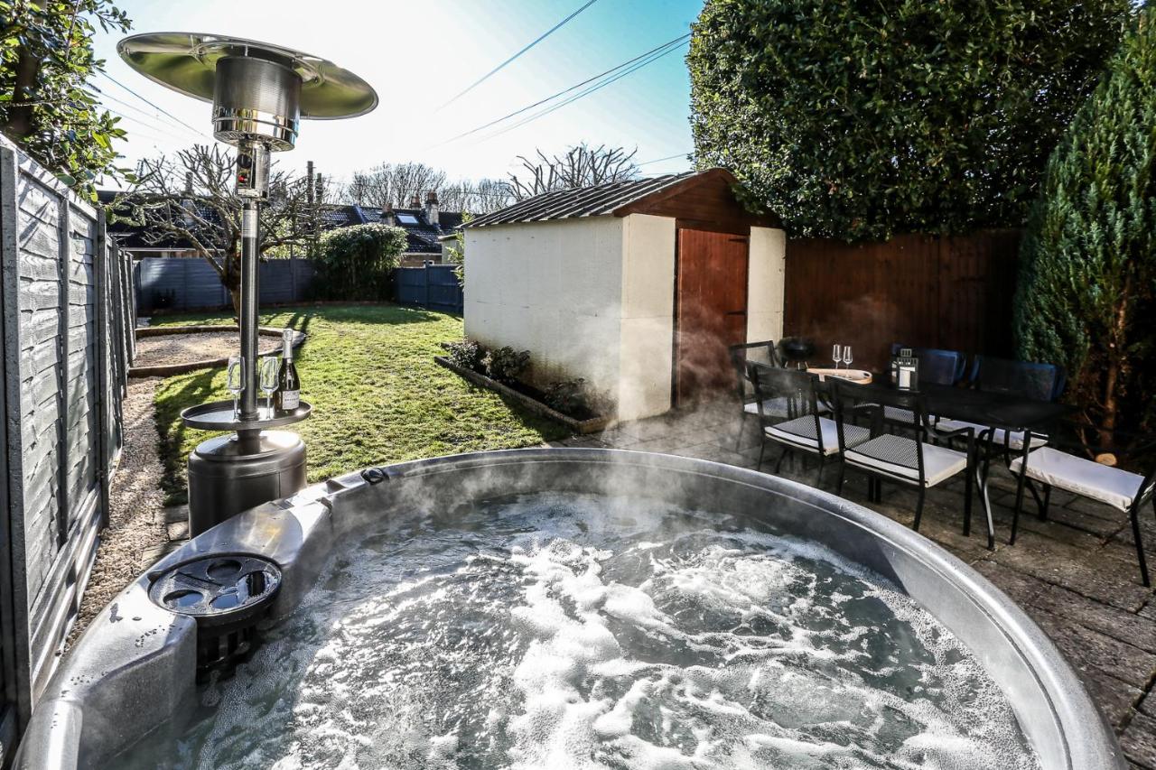 Garden Apartment with hot tub - B&B