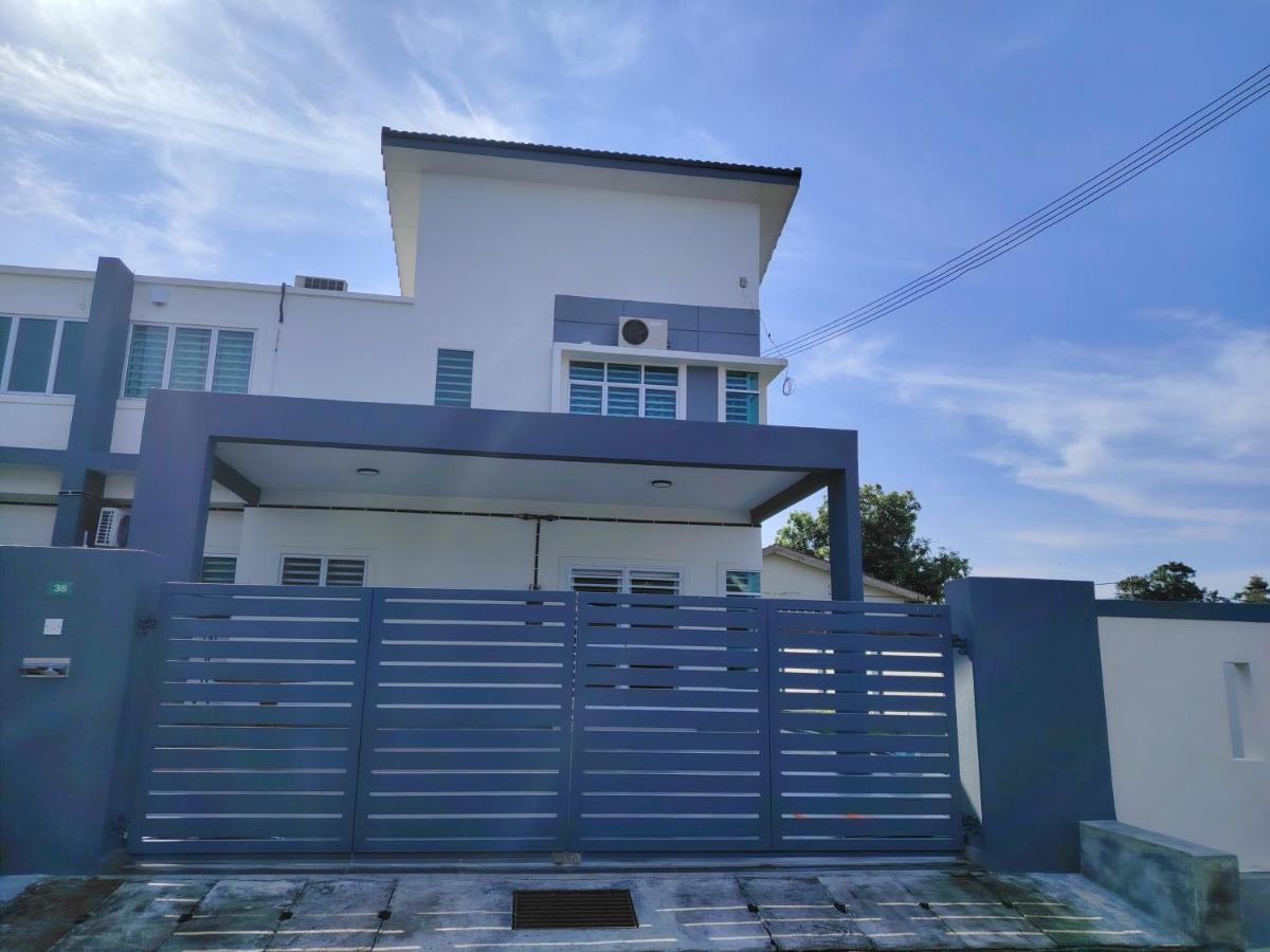 5 Bedrooms Danish Homestay Ipoh Tambun with Private Pool - B&B
