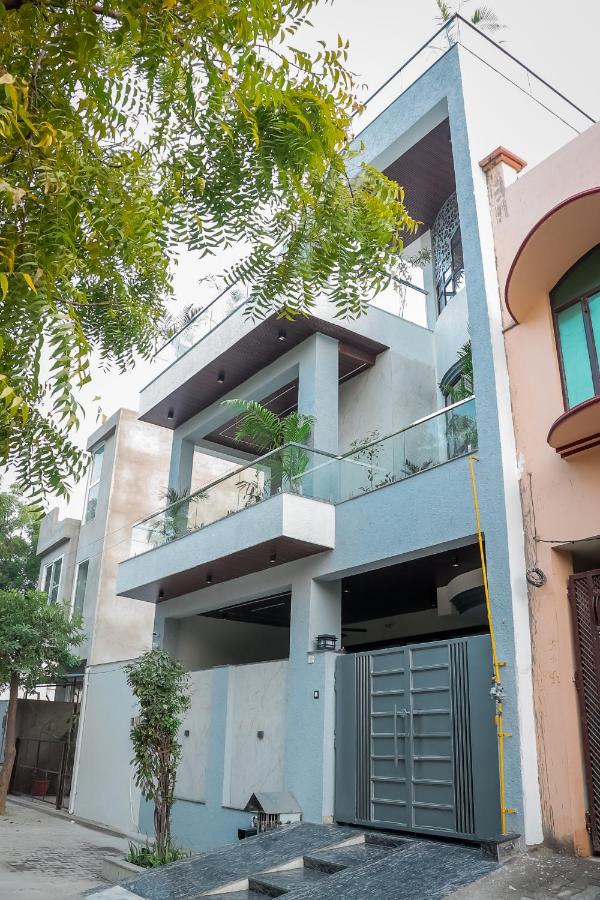 Anirudh Homestay - B&B Agra