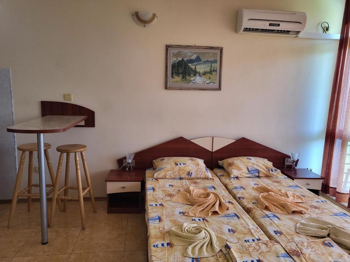 Estudio con balcón