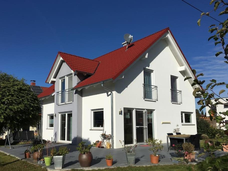 Schönes Familienhaus mit Herz im Grünen (Tübingen) - Chambres d’hôtes