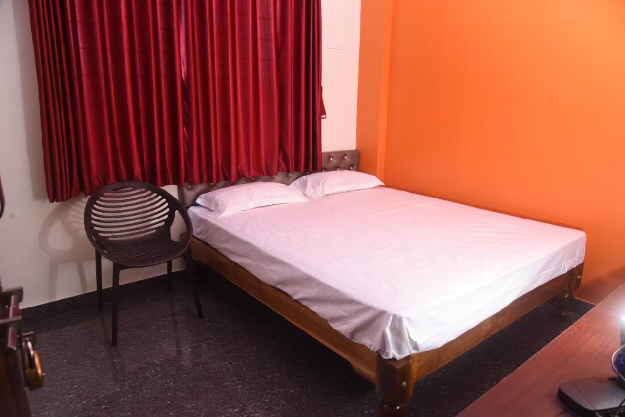 B&B Shivamogga - Shiva Deluxe Lodge - Bed and Breakfast Shivamogga