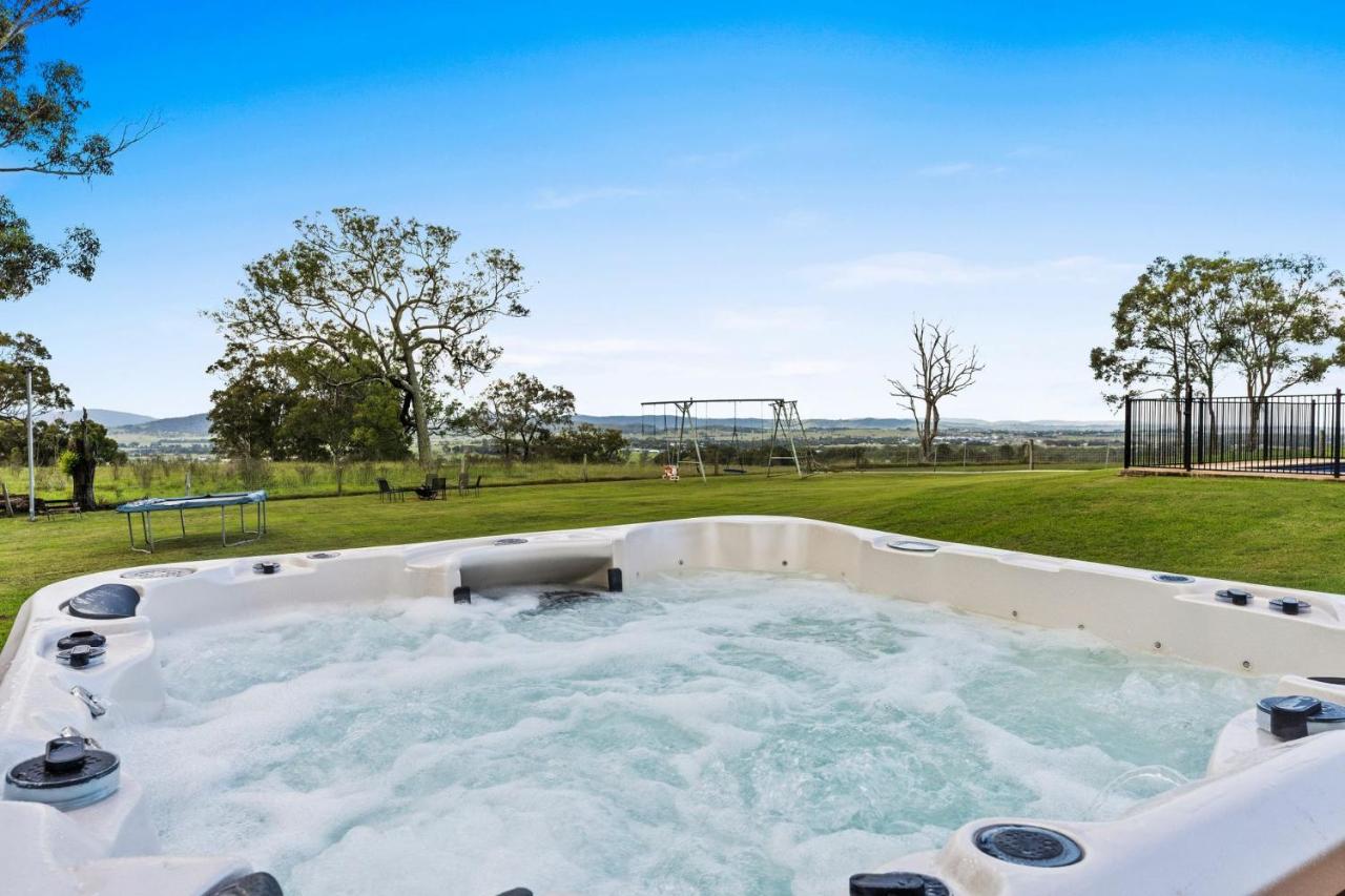 Heavenly Hideaway at Lovedale with Private Pool and Spa - B&B