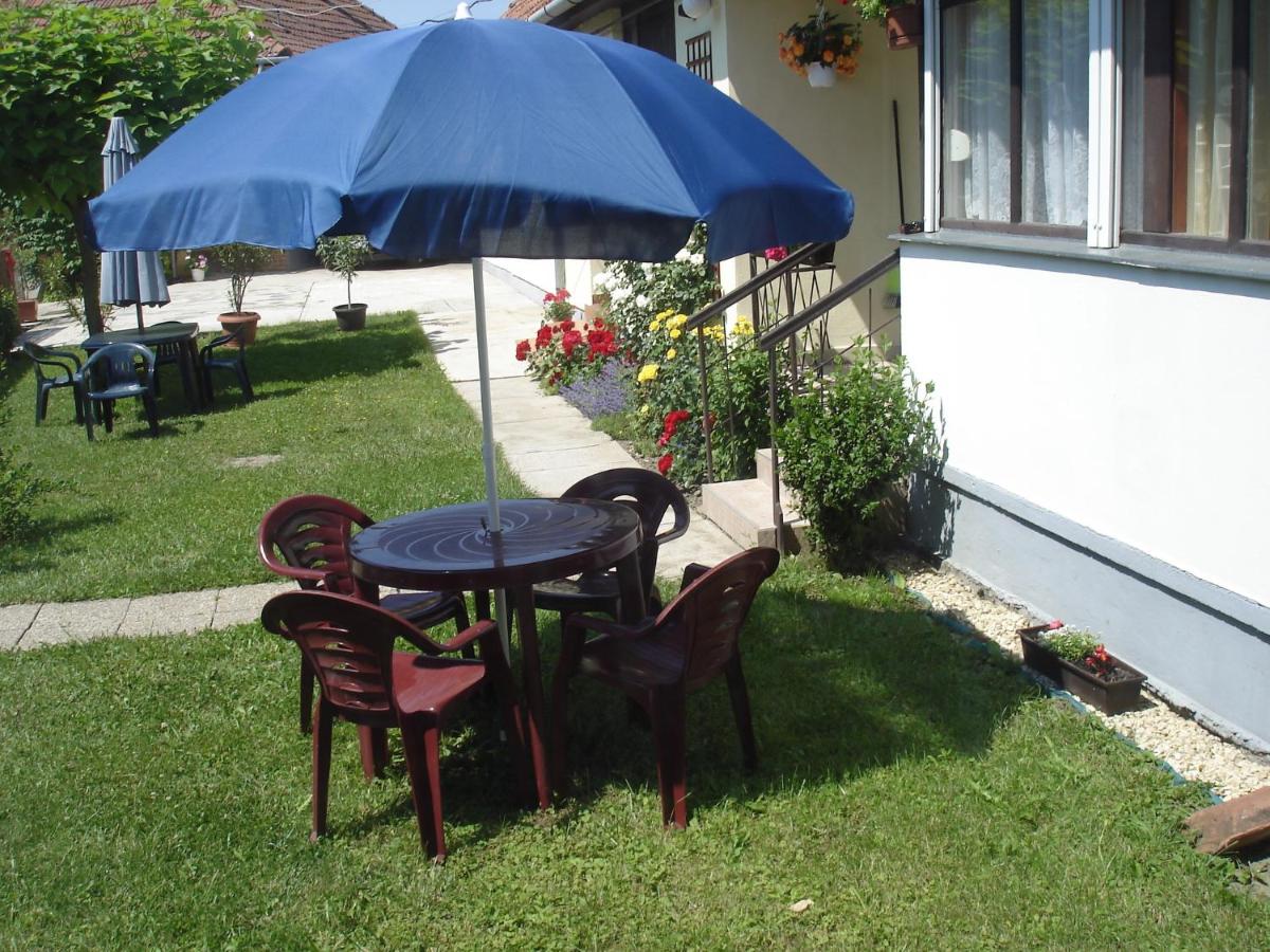 Liza Apartman - Chambres d’hôtes