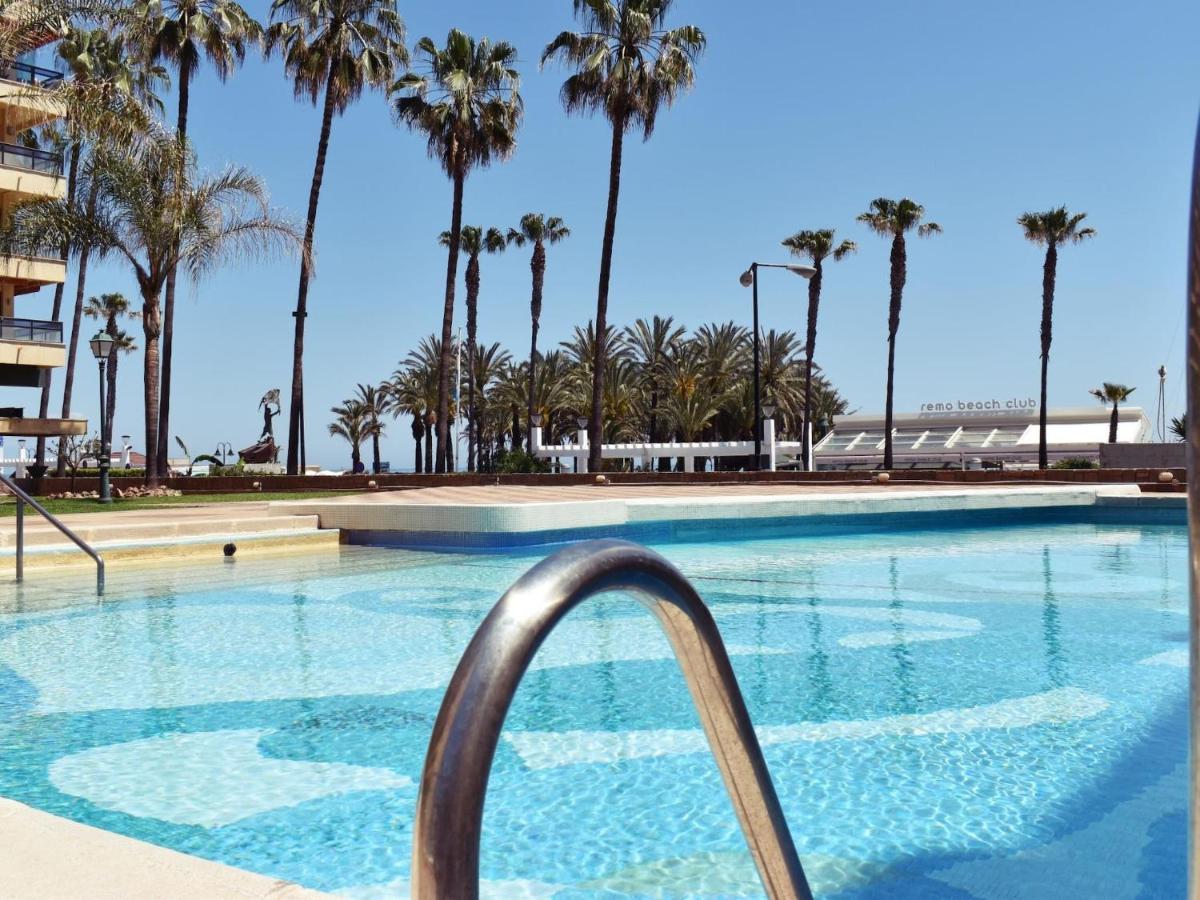 Luminoso apartamento de 3 dormitorios a pie de playa en Torremolinos - B&B