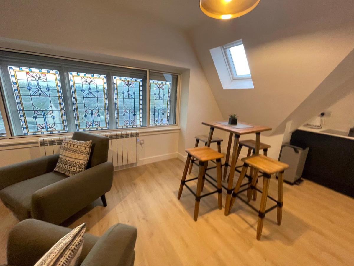 F2 - Old Town Hall - B&B Wantage