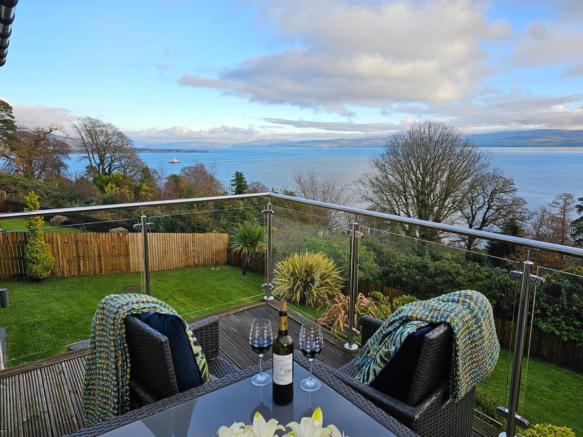 B&B Rothesay - Viewpoint Villa - Luxury 4 Bedroom villa with elevated views - Bed and Breakfast Rothesay