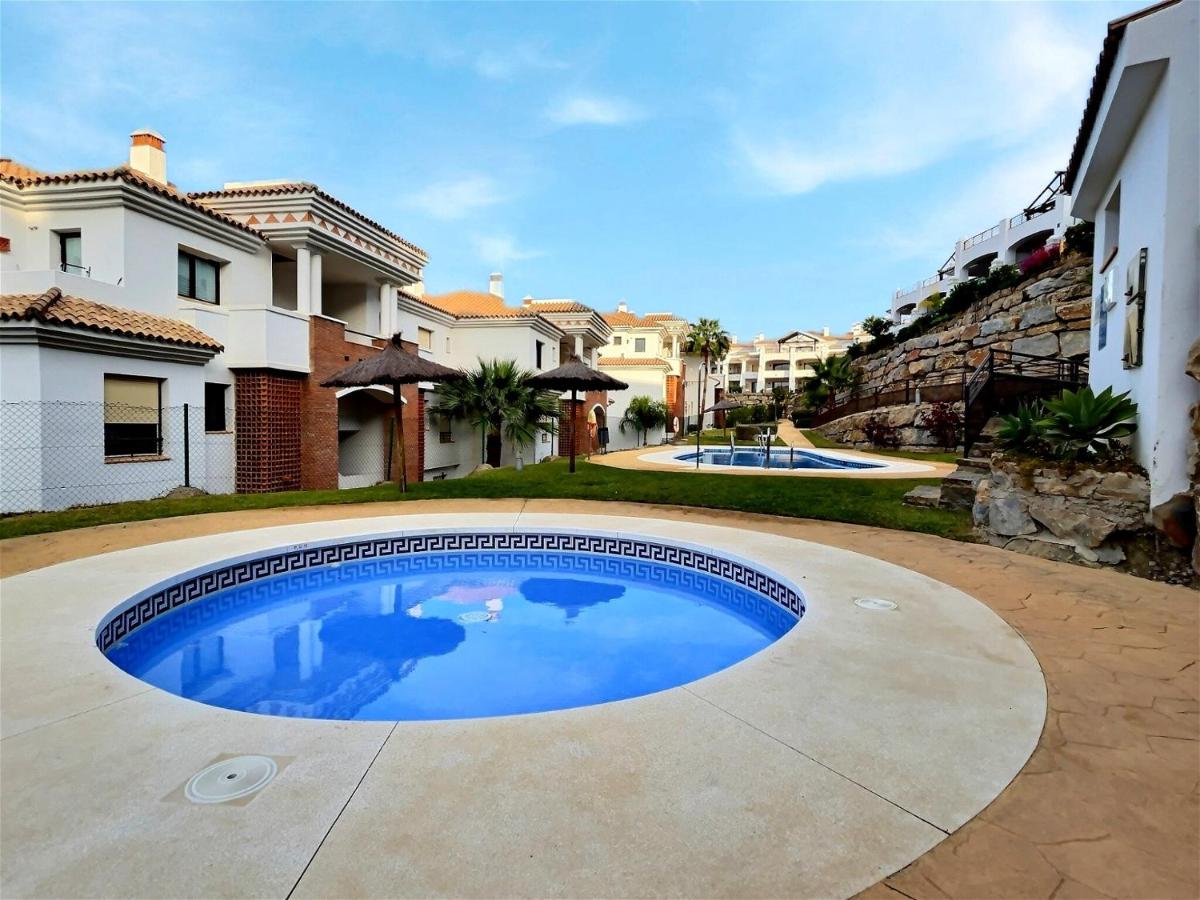 Superb 3-bed penthouse minutes drive to the beach - B&B Buenas Noches