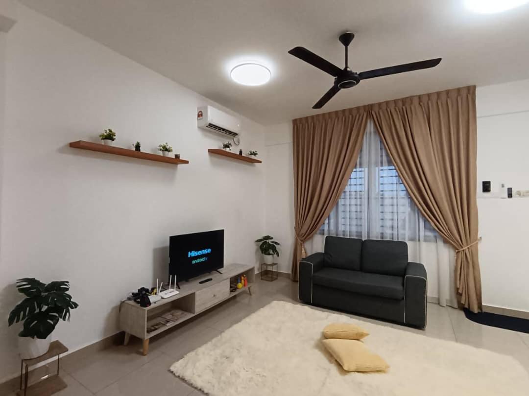 B&B Bandar Penawar - DESARU SERENITA Homestay NETFLIX WIFI - Bed and Breakfast Bandar Penawar