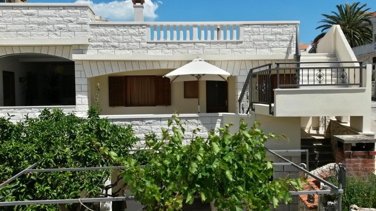 Accommodation Huljić - B&B Lesina