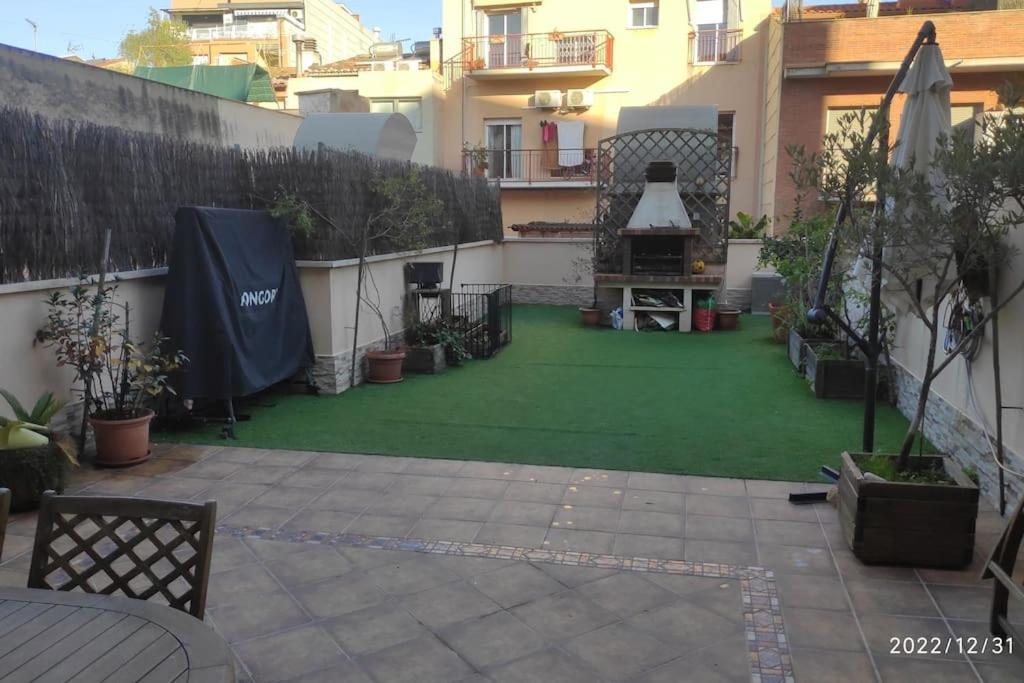 Precioso apartamento con magnífico patio. - B&B Sant Feliu de Llobregat