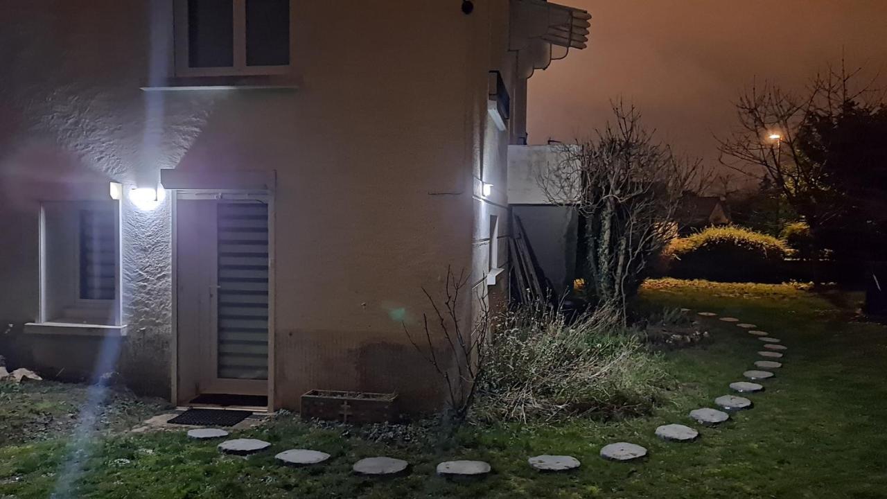 Studio Volta Garden proche du tram - B&B