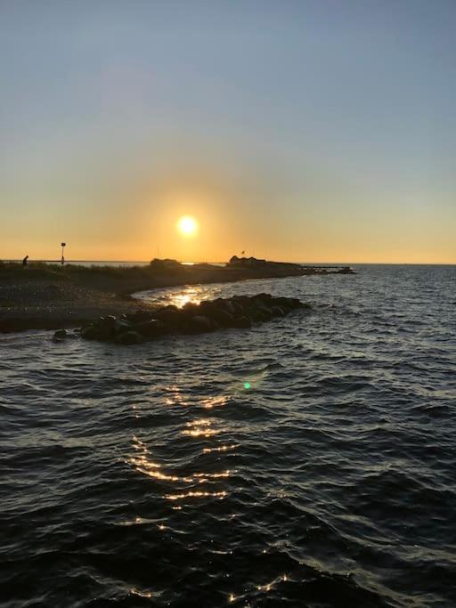 Skønt fiskerhus. Tæt på by, havn og havet - Chambres d'hôtes Marstal