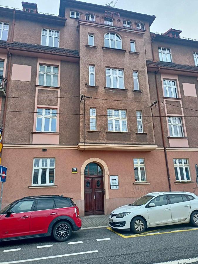 Spacious apartment in the heart of Katowice - B&B