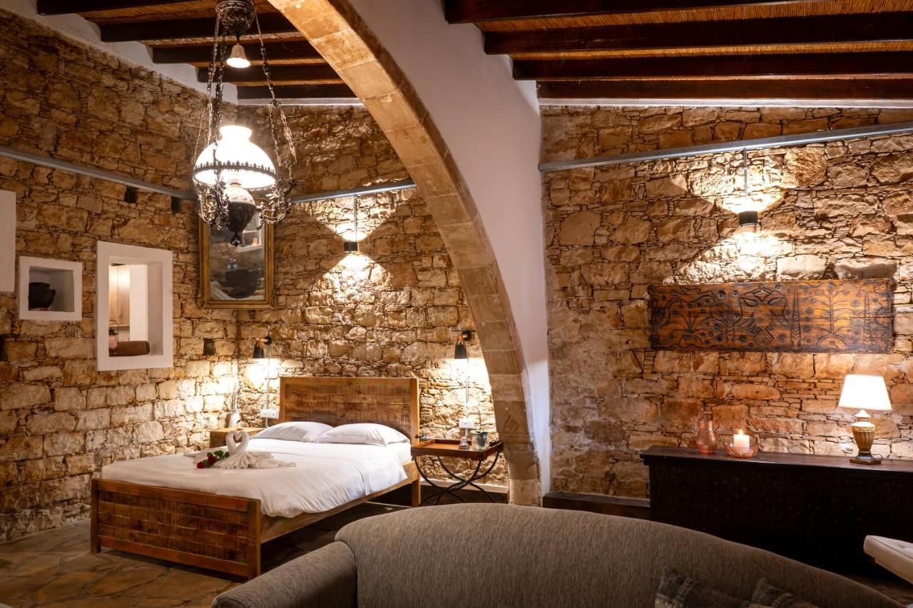 Two-Bedroom House (Elia)