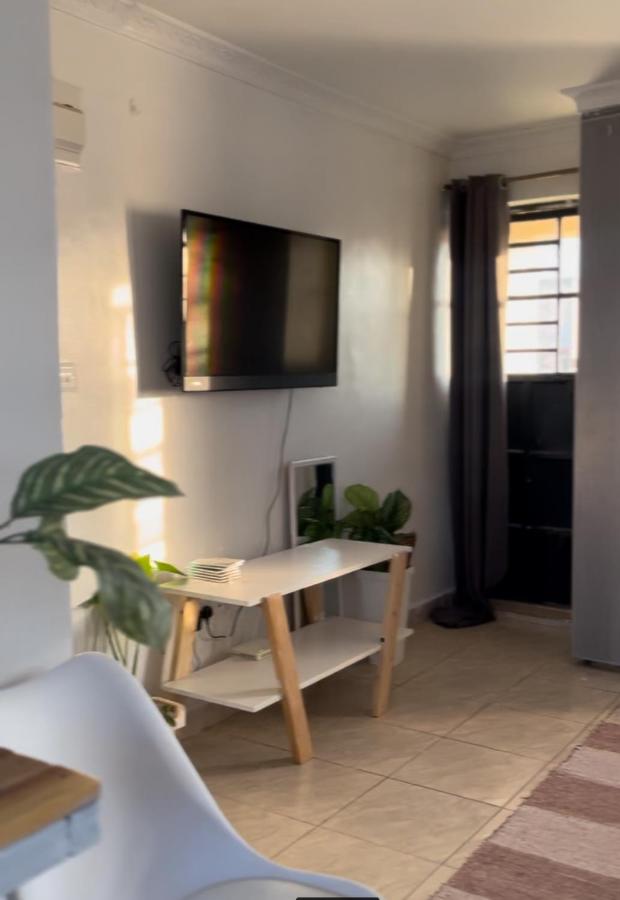 B&B Nairobi - Rooftop Studio Apartment - Mirema - Bed and Breakfast Nairobi