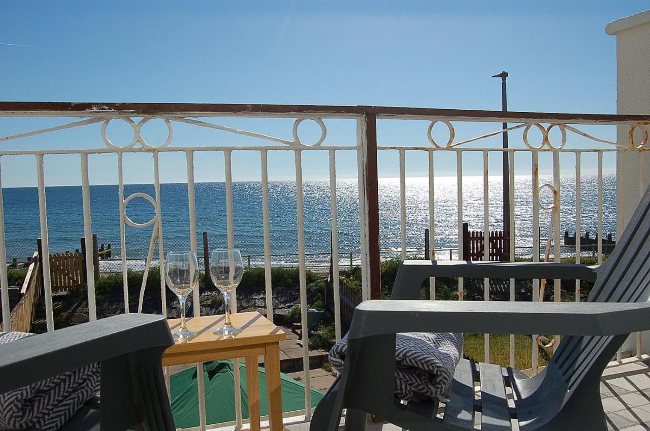 Sunny Side Up Beach House in Tywyn - B&B