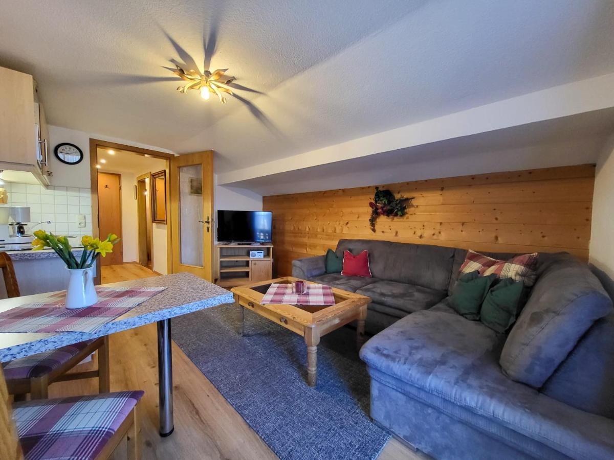 Apartment mit Balkon