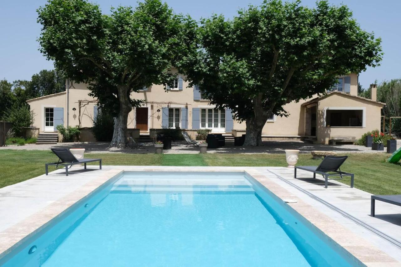 B&B Cavaillon - typical provencal mas with heated pool, 10 people, in the countryside of cavaillon, luberon, provence. - Bed and Breakfast Cavaillon