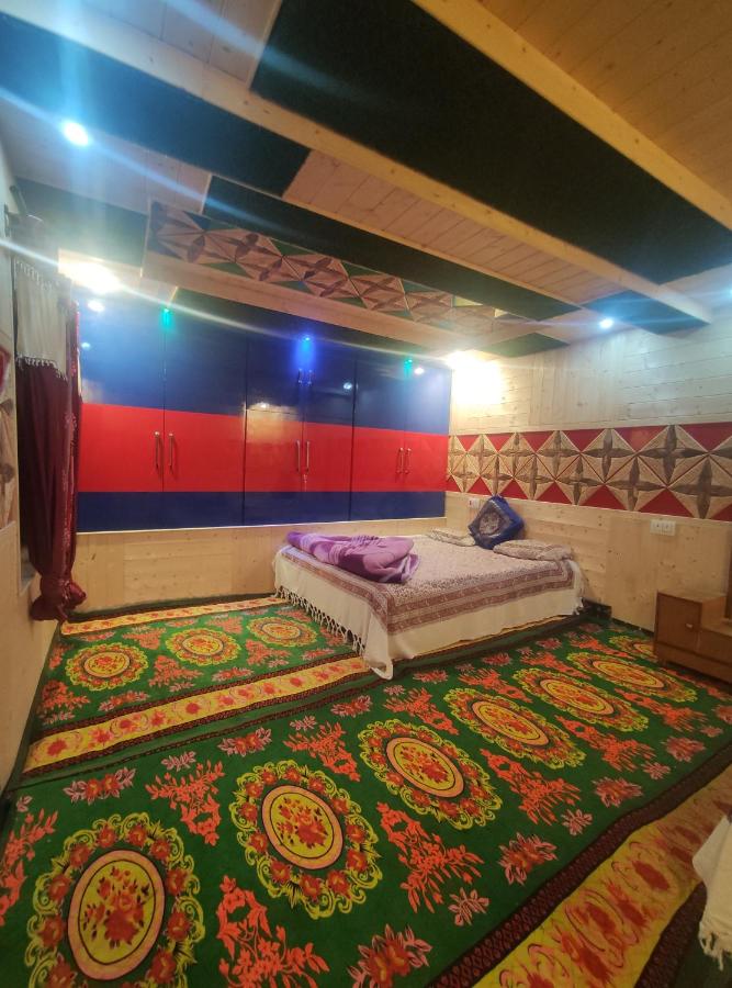 B&B Tangmarg - Adil Paying Guest House - Bed and Breakfast Tangmarg