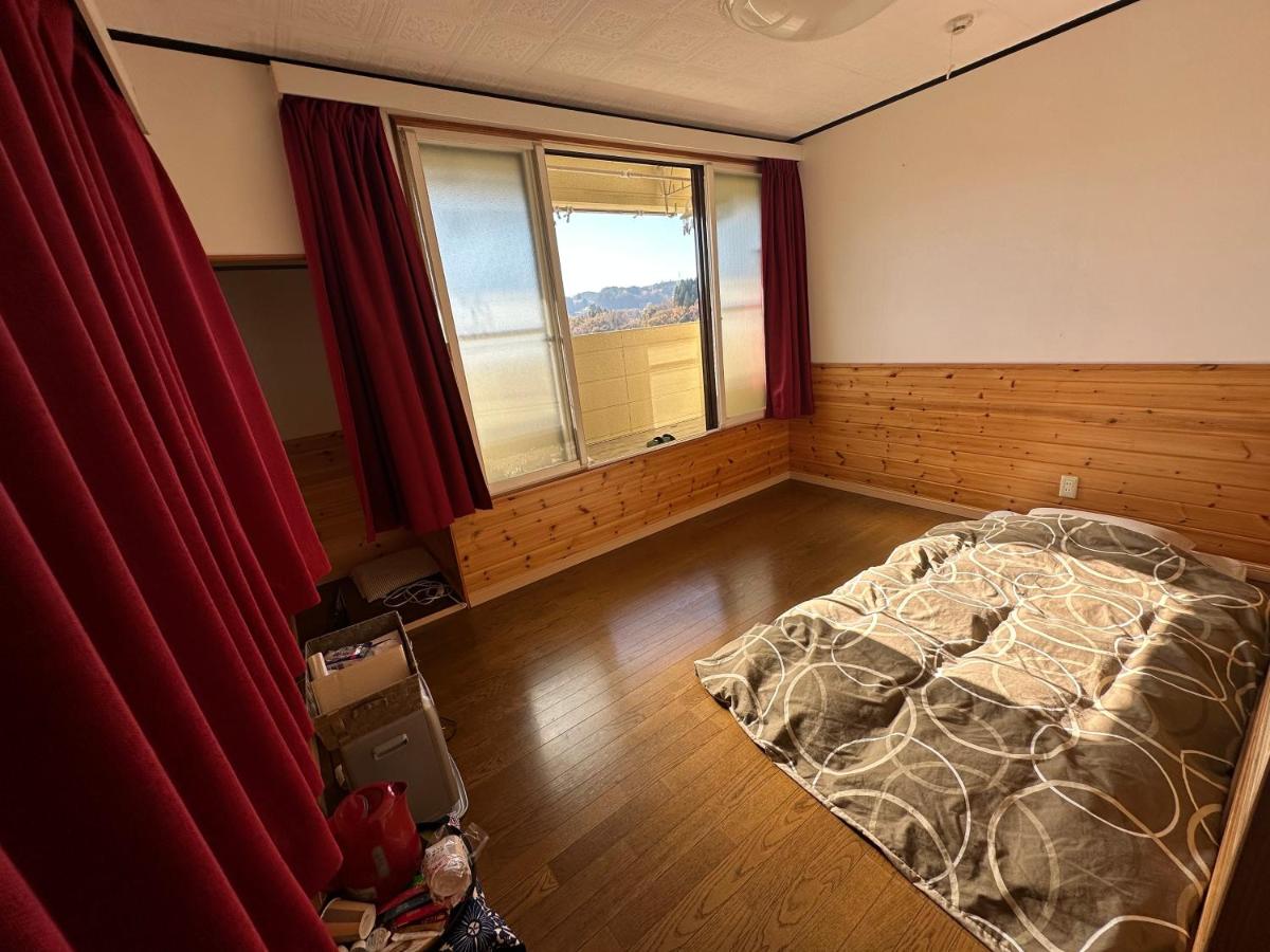 Economy Triple Room with Shared Bathroom