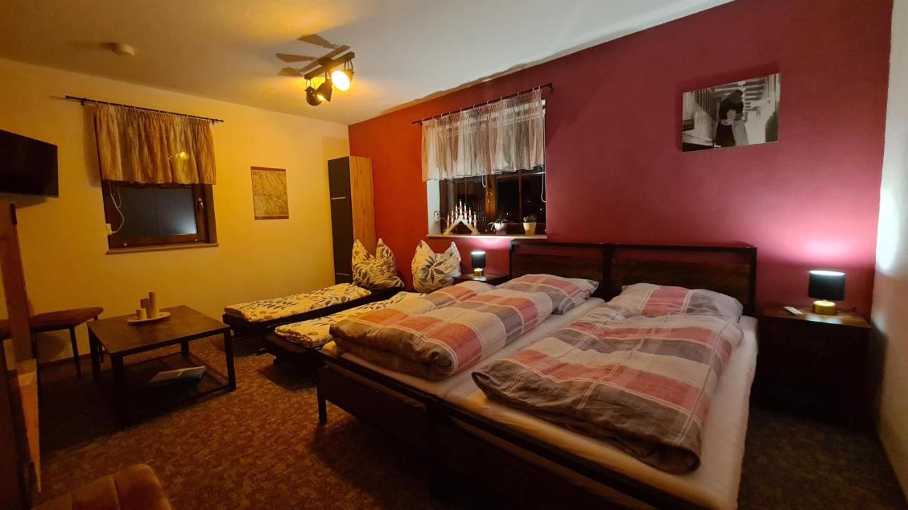 B&B Dorfchemnitz - Ferienwohnung Lippmann - Bed and Breakfast Dorfchemnitz