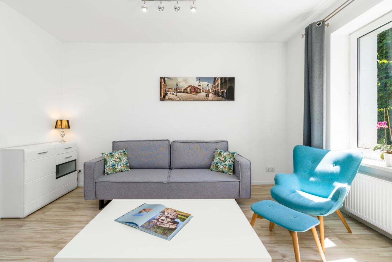 B&B Poznan - Modern One Bedroom Apartment in Poznań by Renters - Bed and Breakfast Poznan