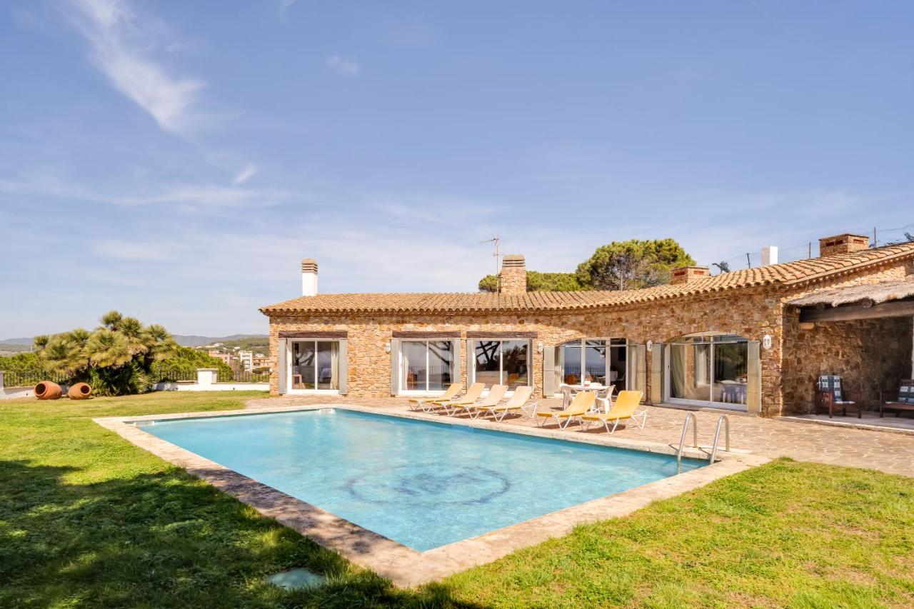 B&B Sant Feliu de Guíxols - Vistas panorámicas, piscina, frente al mar - Bed and Breakfast Sant Feliu de Guíxols