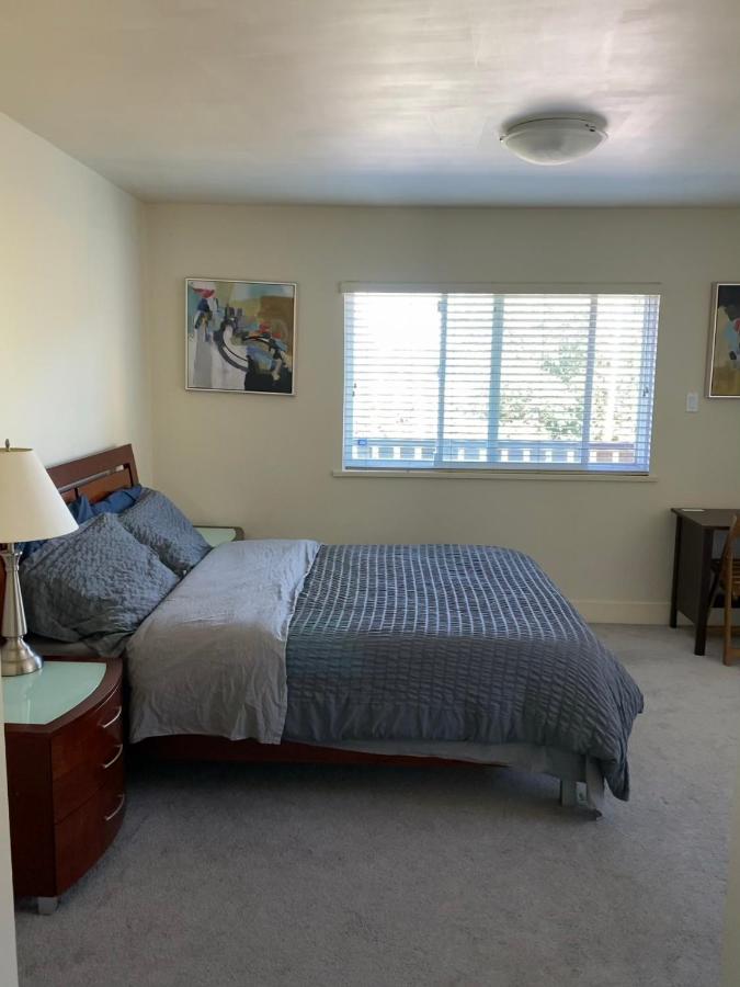 B&B Richmond - Spacious and bright queen bed room with private bathroom - Bed and Breakfast Richmond