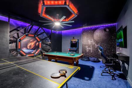 Heated Pool + Game Room + Lazy River + Waterpark - Bed and Breakfast